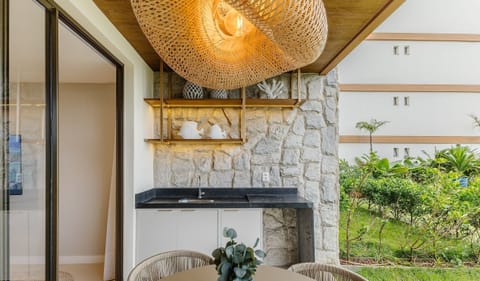 Basic Apartment | Outdoor dining