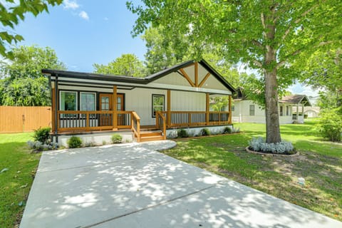 Tomball Vacation Rental | 3BR | 2BA | 1,675 Sq Ft