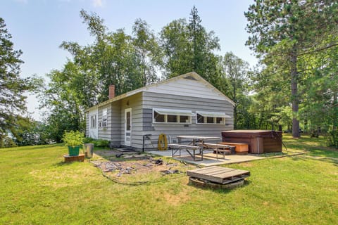 Back Patio | Picnic Table | Private Hot Tub