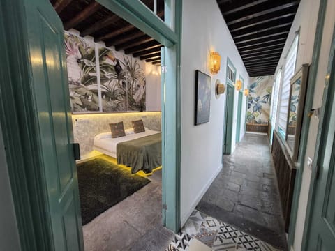 Habitación Cali  | In-room safe, iron/ironing board, WiFi (free), bed sheets