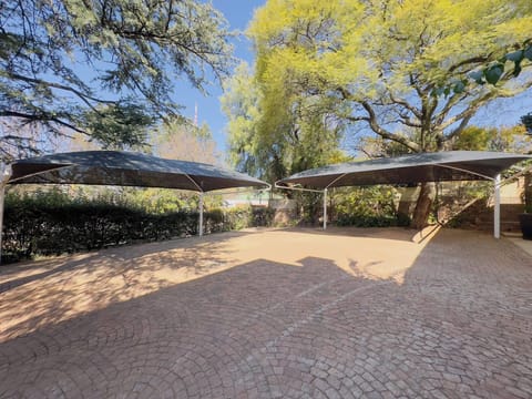 Room, 1 Bedroom, Patio | Property grounds
