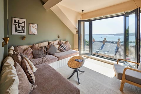 Casa Formentera, Scarborough - Host & Stay