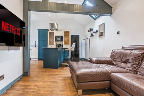 Living Room/Seating Area