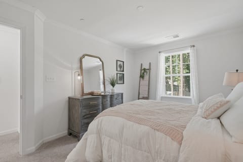 House, 3 Bedrooms | 3 bedrooms, laptop workspace, iron/ironing board, WiFi (free)