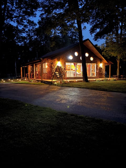 Last remaining cottage of the famous historical Reid’s resort in 1922!