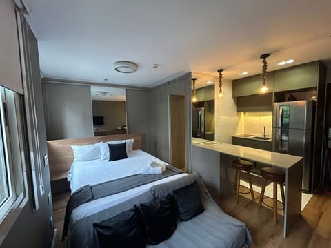 Classic Double Room, City View | Blackout drapes, iron/ironing board, WiFi (free)