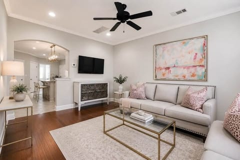 Living Room that flows into Kitchen