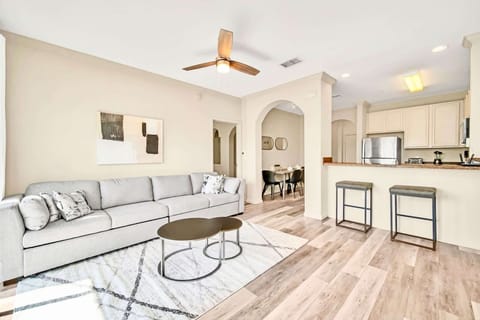 Apartment (3 Bedrooms) | Front of property