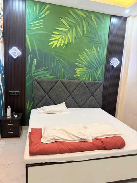 Standard Room, Air conditioning, City View | Desk, laptop workspace, rollaway beds (surcharge), WiFi (free)