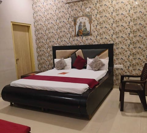 Deluxe Room, Air conditioning | Rollaway beds (surcharge), WiFi (free), bed sheets