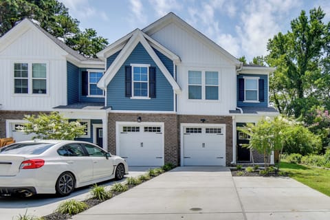 Virginia Beach Vacation Rental | 3BR | 2.5BA | 1,500 Sq Ft | 2 Steps to Enter