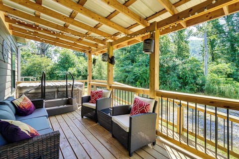 Gatlinburg Vacation Rental | 3BR | 1BA | 980 Sq Ft
