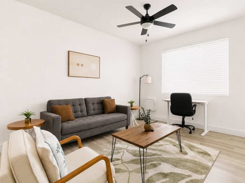 1BR 1BA CozySuites Glendale - Westgate w pool! 