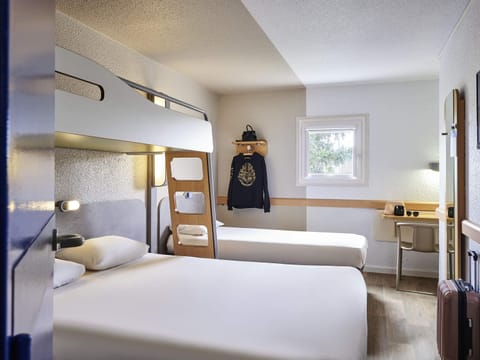 Family Room, Multiple Beds | Desk, free WiFi, bed sheets