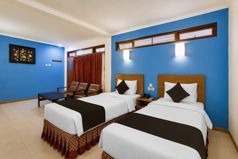 Classic Suite | Desk, WiFi (free), bed sheets
