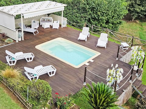 Swimming Pool, Outdoor Furniture, Furniture, Umbrella, Resort, Chair, Garden, Deck, Leisure, Shade