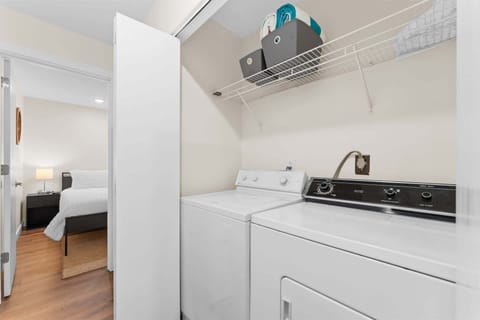 Condo, Multiple Beds, Golf View (The Fairway at the Pointe Royale) | Laundry