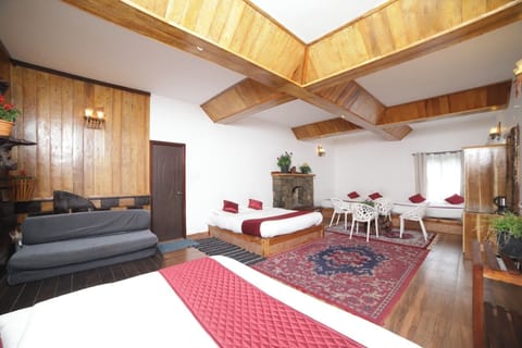 Family Room | WiFi (free)