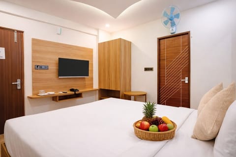 Standard Room, City View | Desk, laptop workspace, soundproofing, WiFi (free)