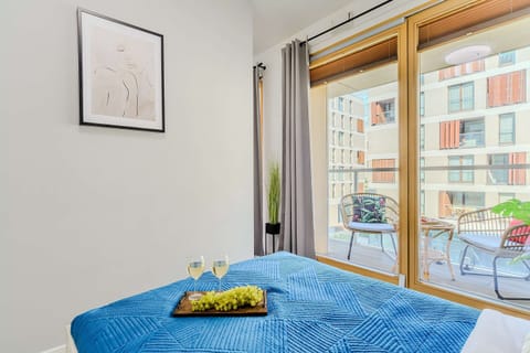 Apartment | 1 bedroom, laptop workspace, iron/ironing board, bed sheets