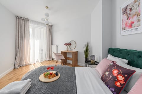 Apartment | 1 bedroom, laptop workspace, iron/ironing board, bed sheets