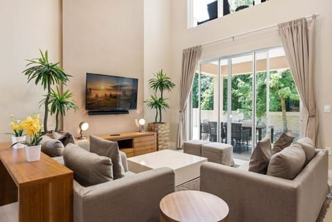 Spacious and beautifully decorated living room