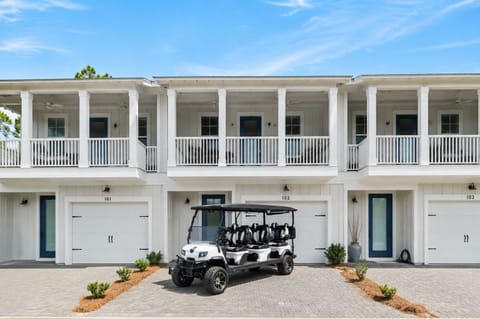 Freshly updated townhome with new paint, stylish new furnishings, and fresh linens throughout. Enjoy a clean, comfortable stay plus the added convenience of a golf cart included for your use!
