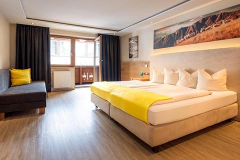 Superior Double Room, Courtyard View | In-room safe, WiFi (free)