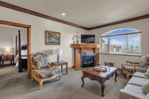 Condo, Multiple Beds, Mountain View (Zermatt Retreat ) | Living area