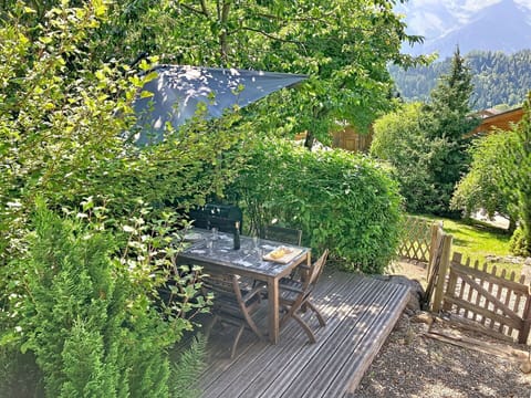 Shrub, Garden, Shade, Umbrella, Outdoor Table, Outdoor Furniture, Spring, Chair, Backyard, Yard