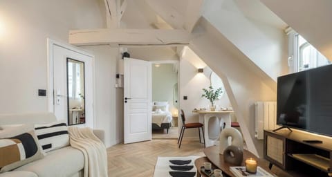 Classic Apartment | Iron/ironing board, WiFi (free)