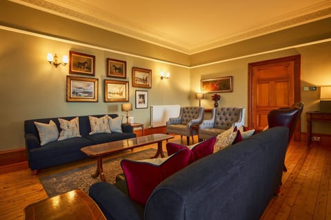 House | 14 bedrooms, high-speed internet
