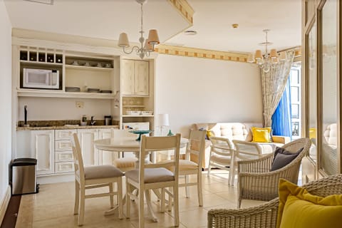 Basic Apartment | Interior