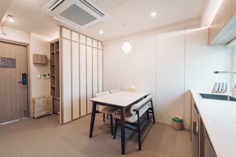 Luxury Suite | WiFi (free), bed sheets