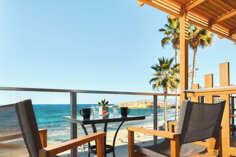 Junior Suite Sea Front | Terrace/patio