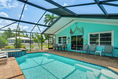Fort Myers Vacation Rental | 3BR | 2BA | 1,531 Sq Ft | 1 Step to Enter