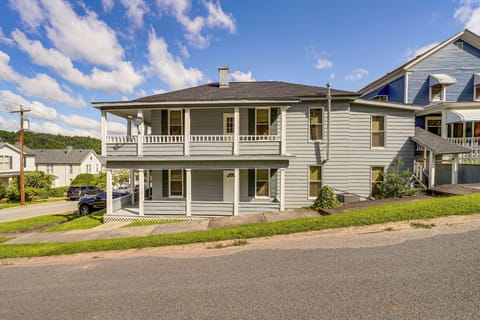 Hinton Vacation Rental | 5BR | 2BA | 1,872 Sq Ft