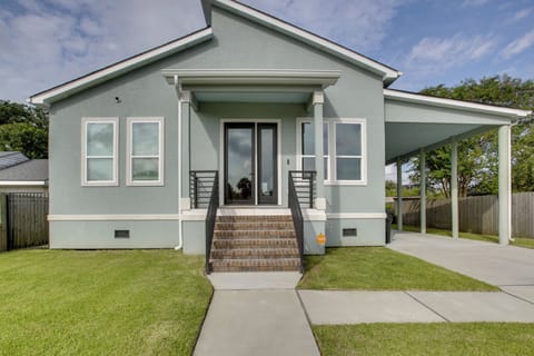 Arabi Vacation Rental | 3BR | 2BA | 2,557 Sq Ft