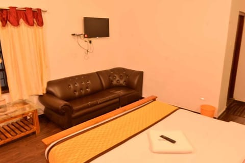 Standard Room | Desk, WiFi (free)
