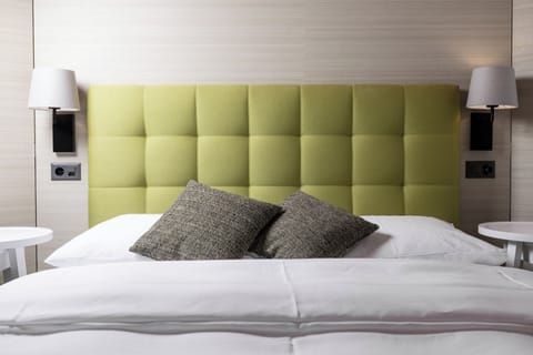 Double Room | Laptop workspace, WiFi (free), individually decorated, bed sheets