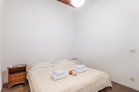Iron/ironing board, WiFi (free)