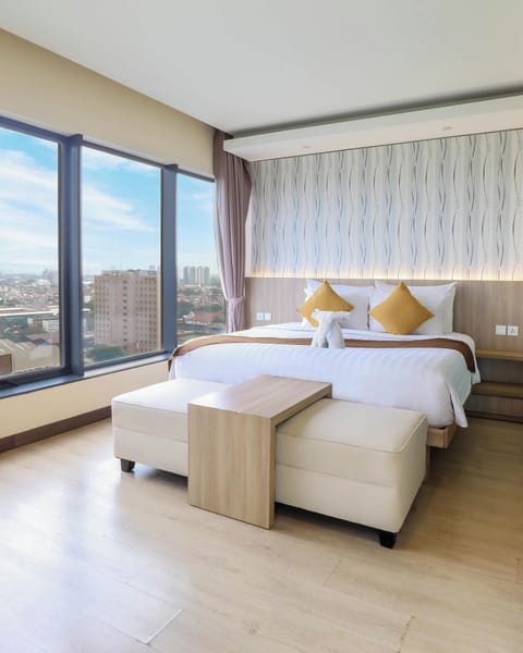 Junior Suite | Premium bedding, in-room safe, desk, soundproofing