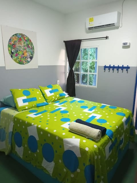 Laptop workspace, blackout drapes, WiFi (free)