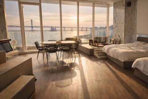 Twin Room, Balcony, Beach View | WiFi (free)