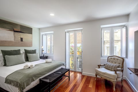 1 bedroom, bed sheets