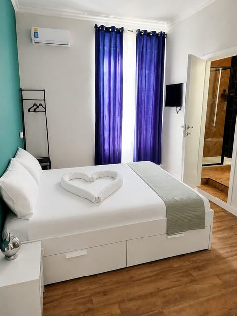 Comfort Townhome | Desk, WiFi (free)