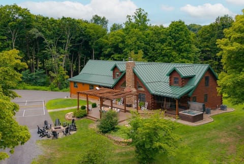 Triple Trac Lodge - Peace and Serenity in the mountains.