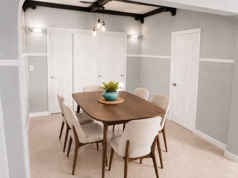 Premier Bungalow, Annex Building | Dining room