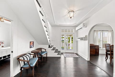 Entryway & Staircase