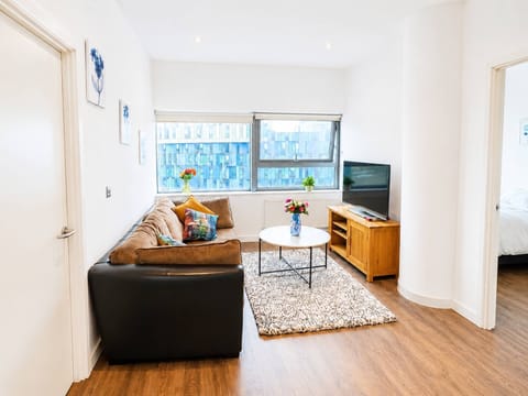 Apartment, 2 Bedrooms | Living room